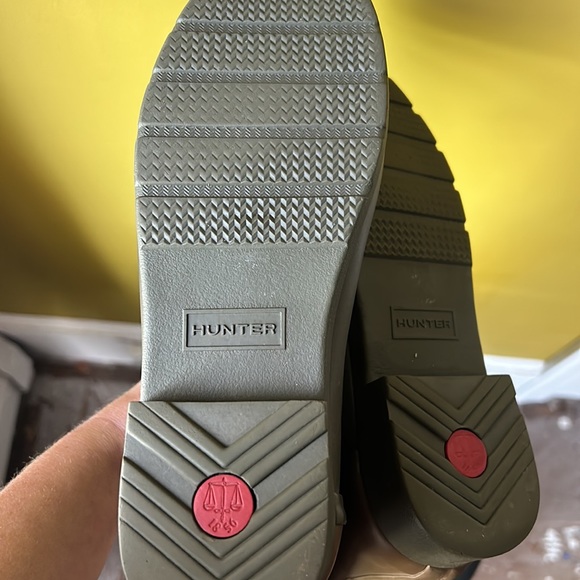 Hunter green boots - Picture 9 of 9